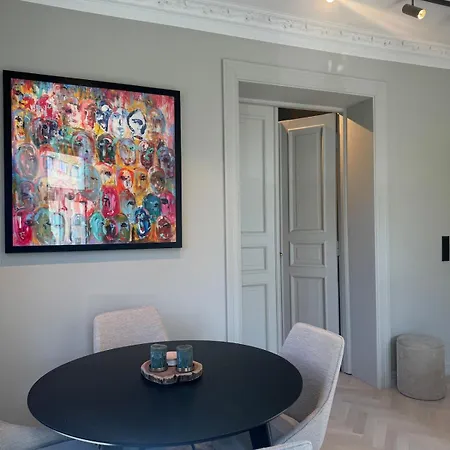 High End Stay, Location At Bislett, 2 Separate Bedrooms, Separate Kitchen And Livingroom * 오슬로