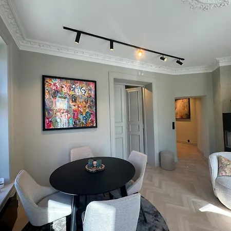 아파트 High End Stay, Location At Bislett, 2 Separate Bedrooms, Separate Kitchen And Livingroom 오슬로