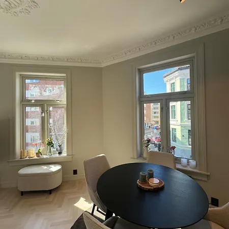 Lejlighed High End Stay, Location At Bislett, 2 Separate Bedrooms, Separate Kitchen And Livingroom *